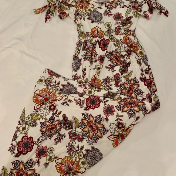 Floral Maxi Dress with pockets💗 size M - Picture 3 of 6